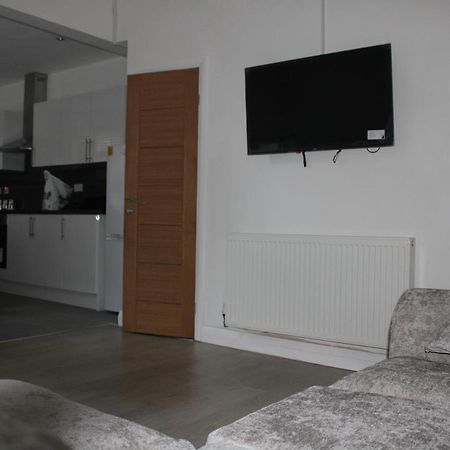 Beautiful, Spacious, Old Trafford Home Manchester Dış mekan fotoğraf